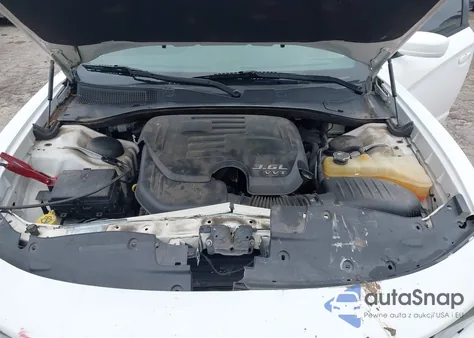 2016 Dodge Charger Sxt z USA, uszkodzony, nr VIN 2C3CDXHG6GH204100